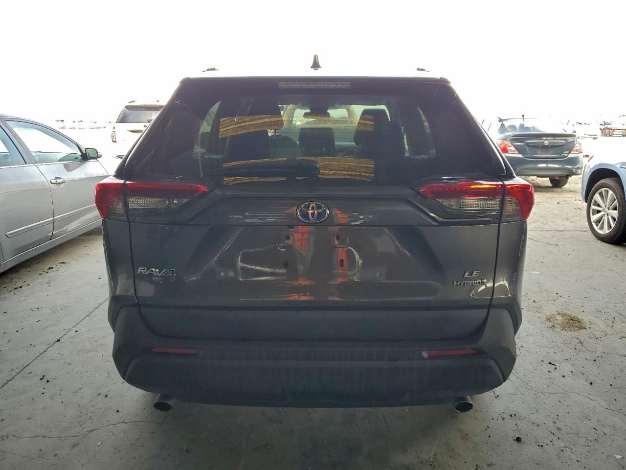 2022 TOYOTA RAV4 LE photo 6