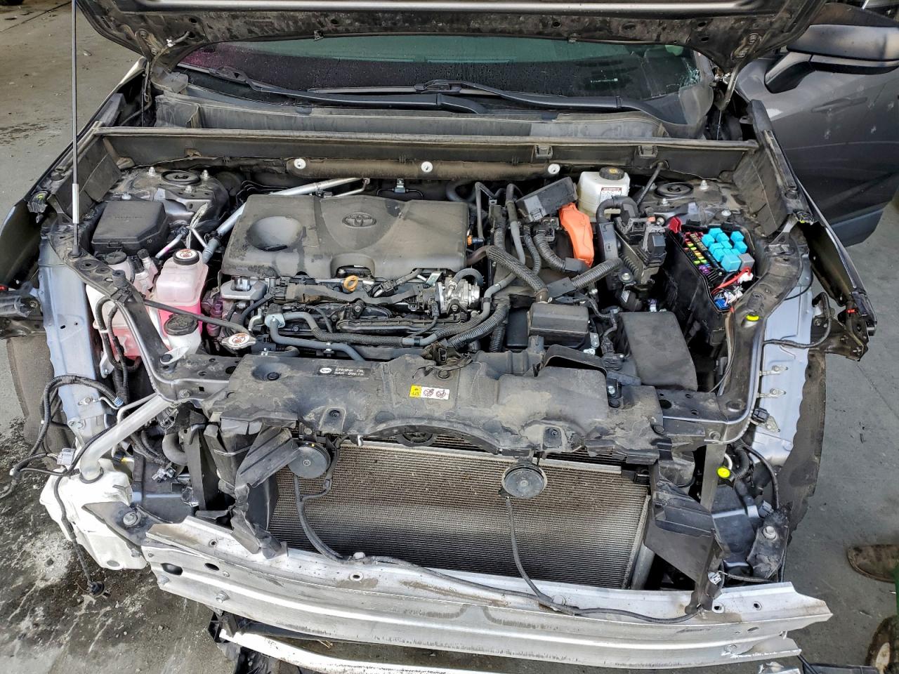 2022 TOYOTA RAV4 LE photo 12