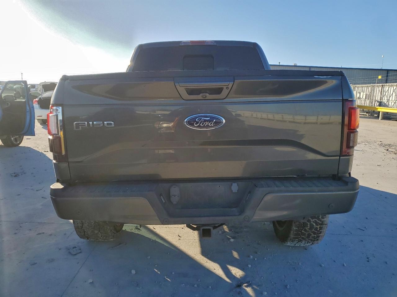 2015 FORD F150 SUPERCREW photo 11