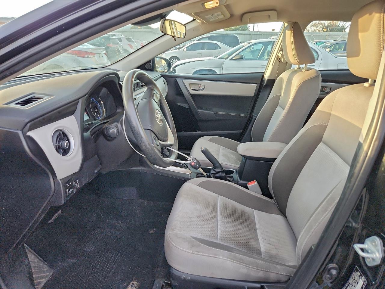 2017 TOYOTA COROLLA L photo 13