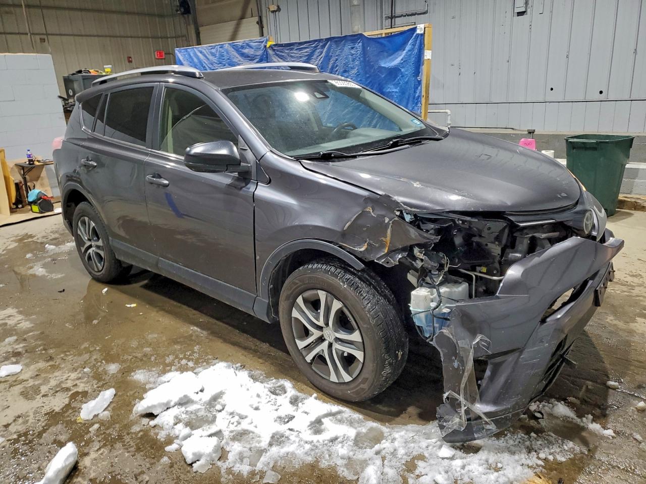 2017 TOYOTA RAV4 LE photo 4