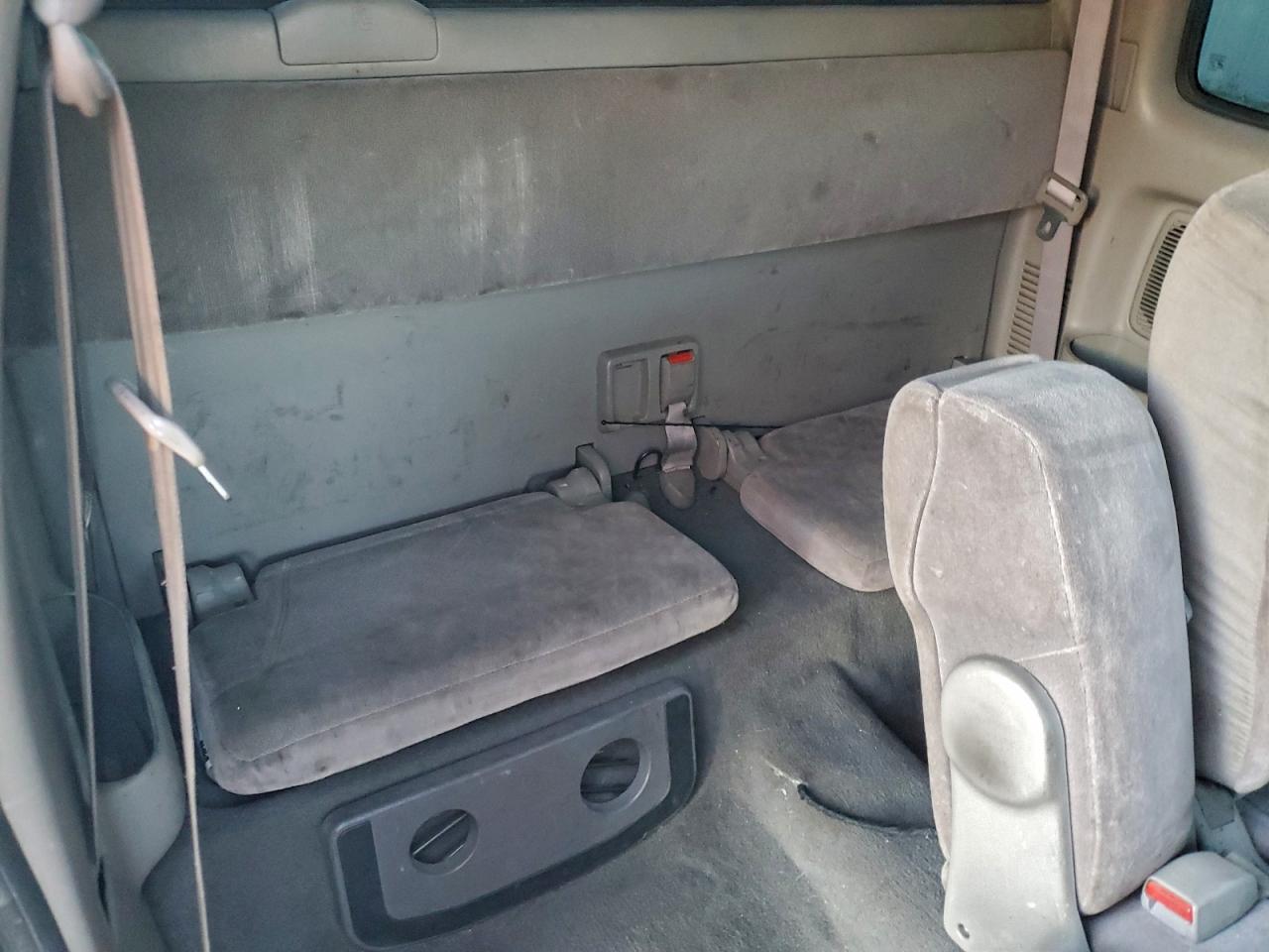 2002 TOYOTA TACOMA BASE photo 10