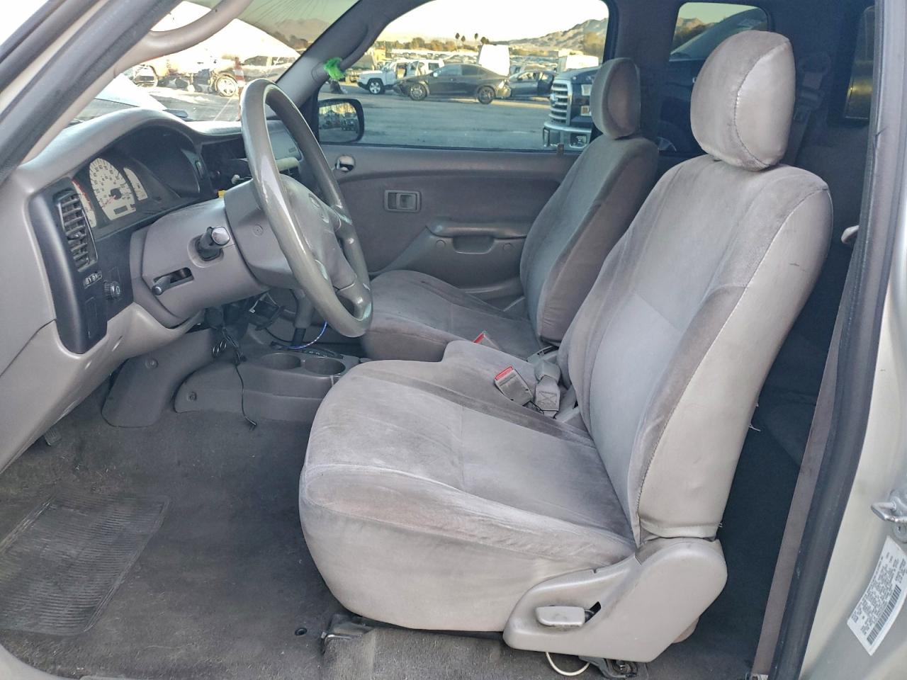 2002 TOYOTA TACOMA BASE photo 7