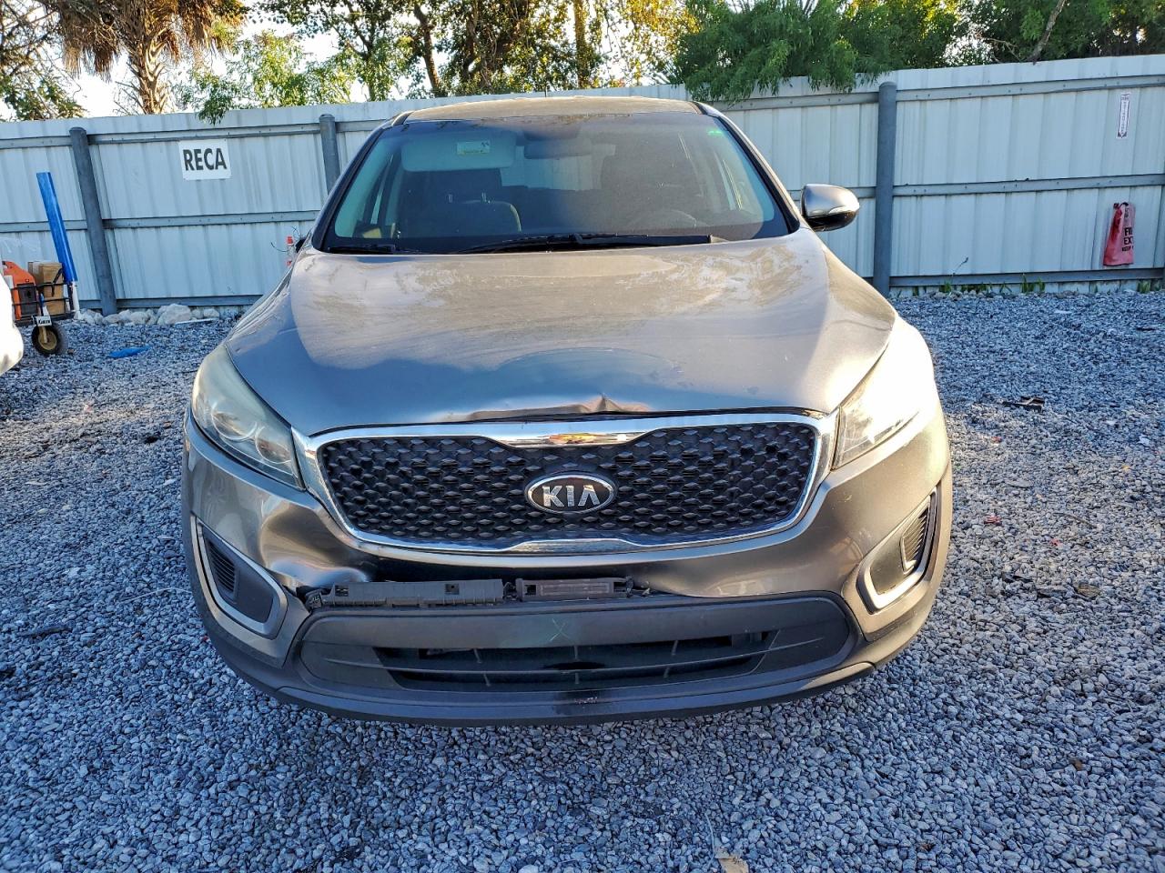 2016 KIA SORENTO LX photo 5