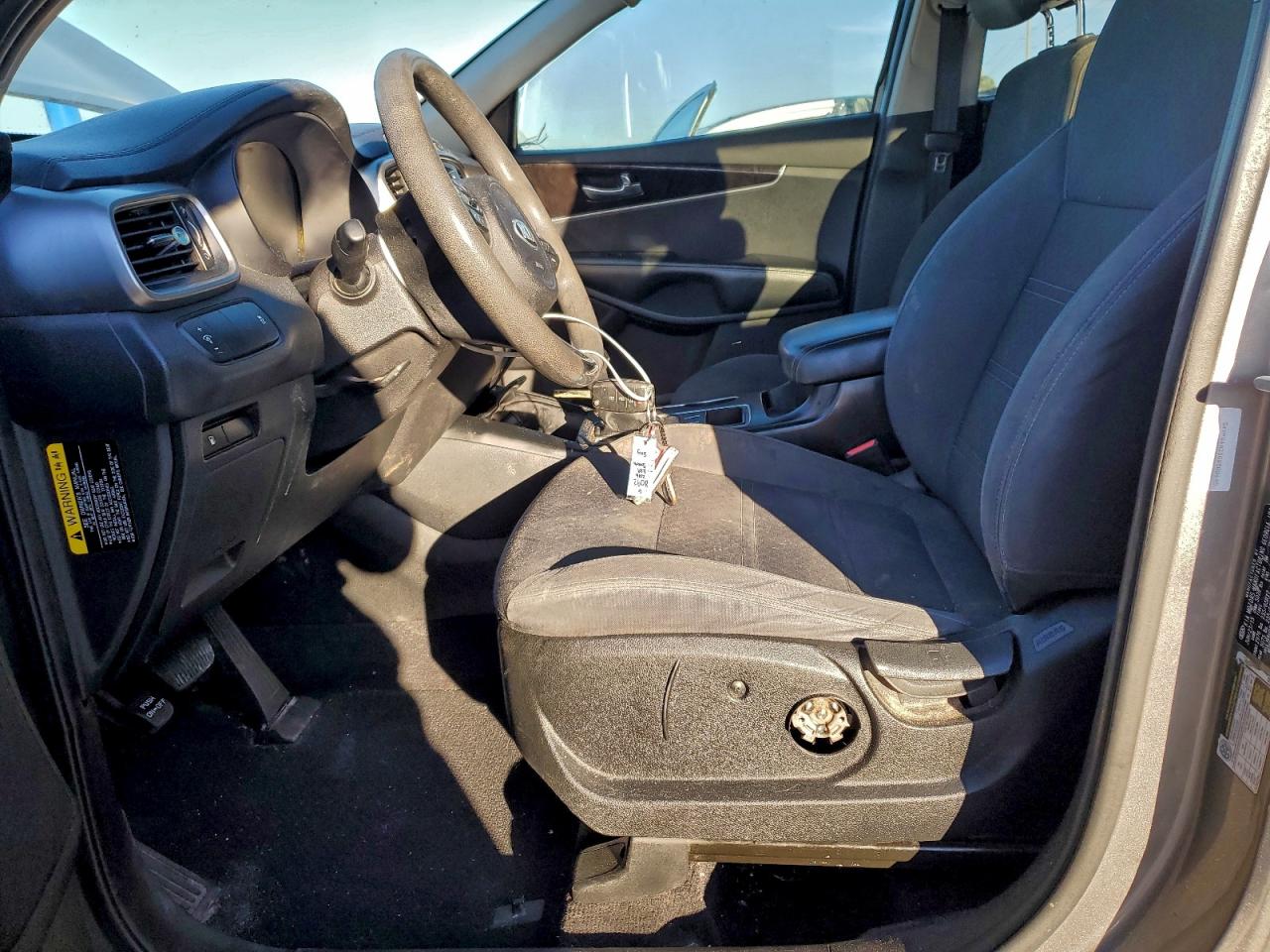 2016 KIA SORENTO LX photo 7