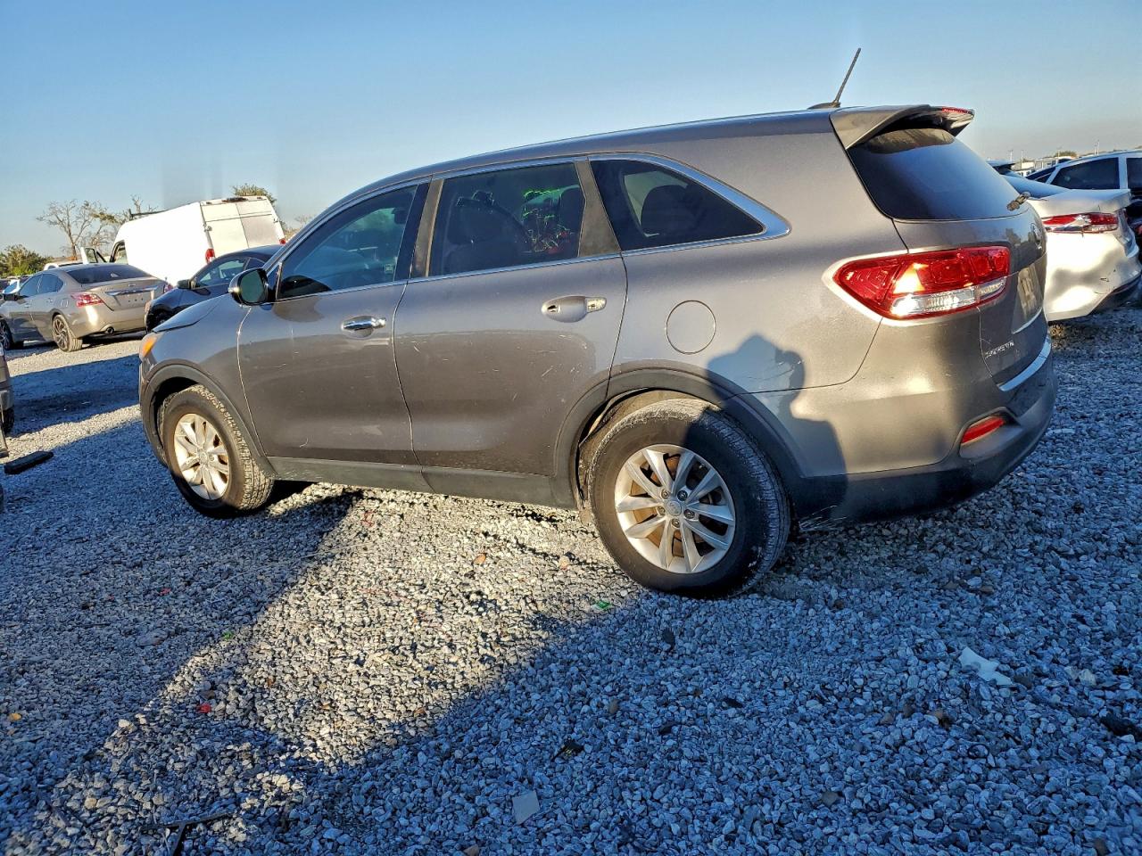 2016 KIA SORENTO LX photo 2