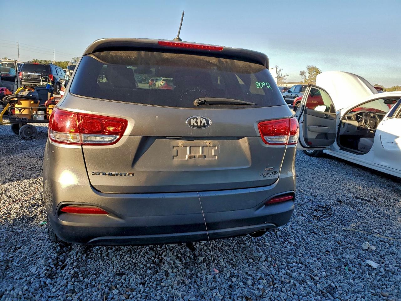2016 KIA SORENTO LX photo 6