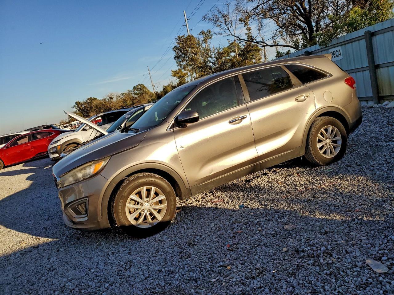 2016 KIA SORENTO LX — FRONT END damage — photo 1
