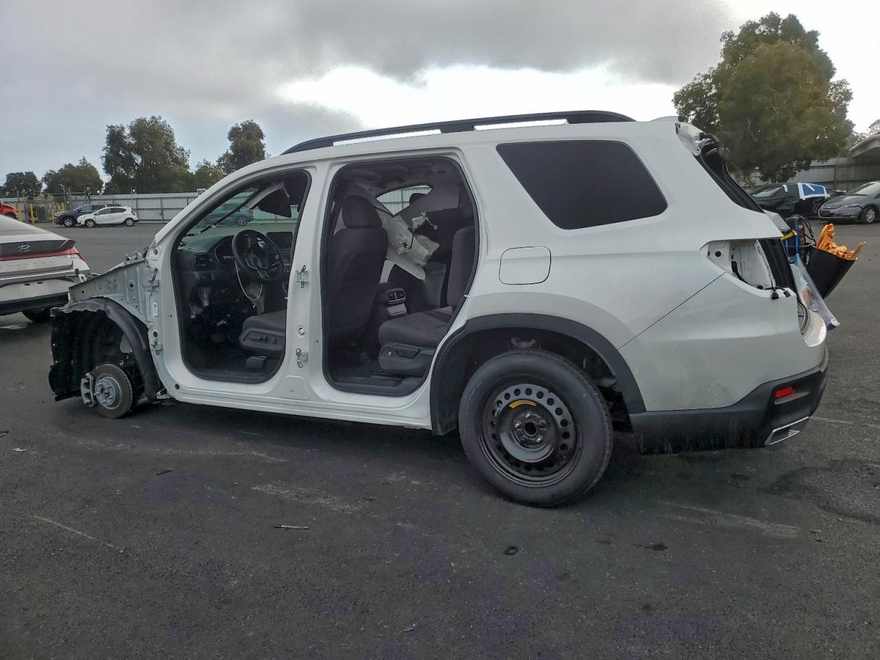 2025 HONDA PILOT SPORT photo 2