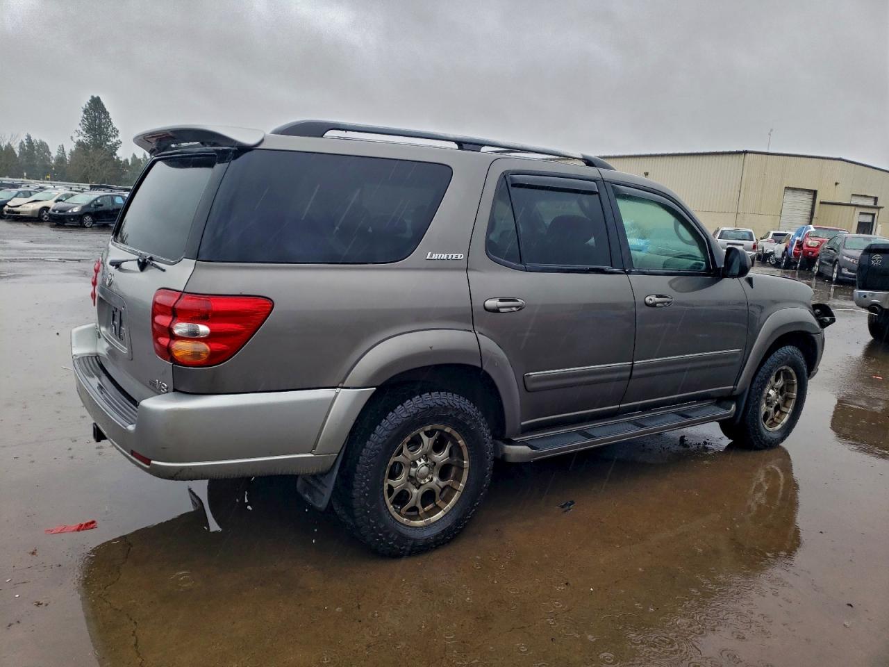 2004 TOYOTA SEQUOIA LIMITED photo 3