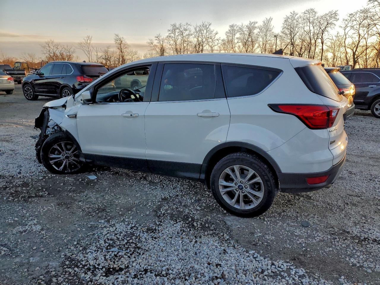 2019 FORD ESCAPE SE photo 3