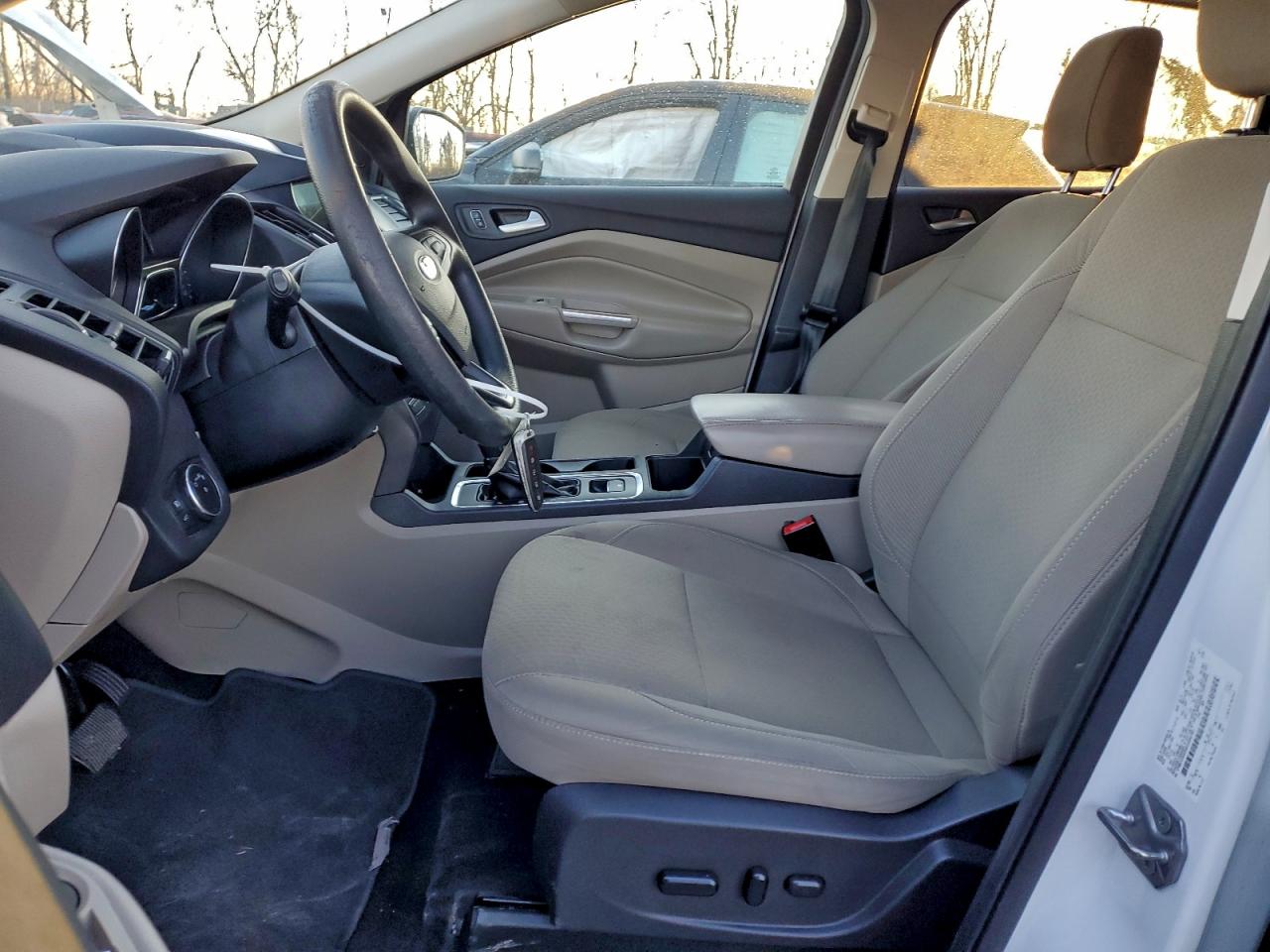 2019 FORD ESCAPE SE photo 13