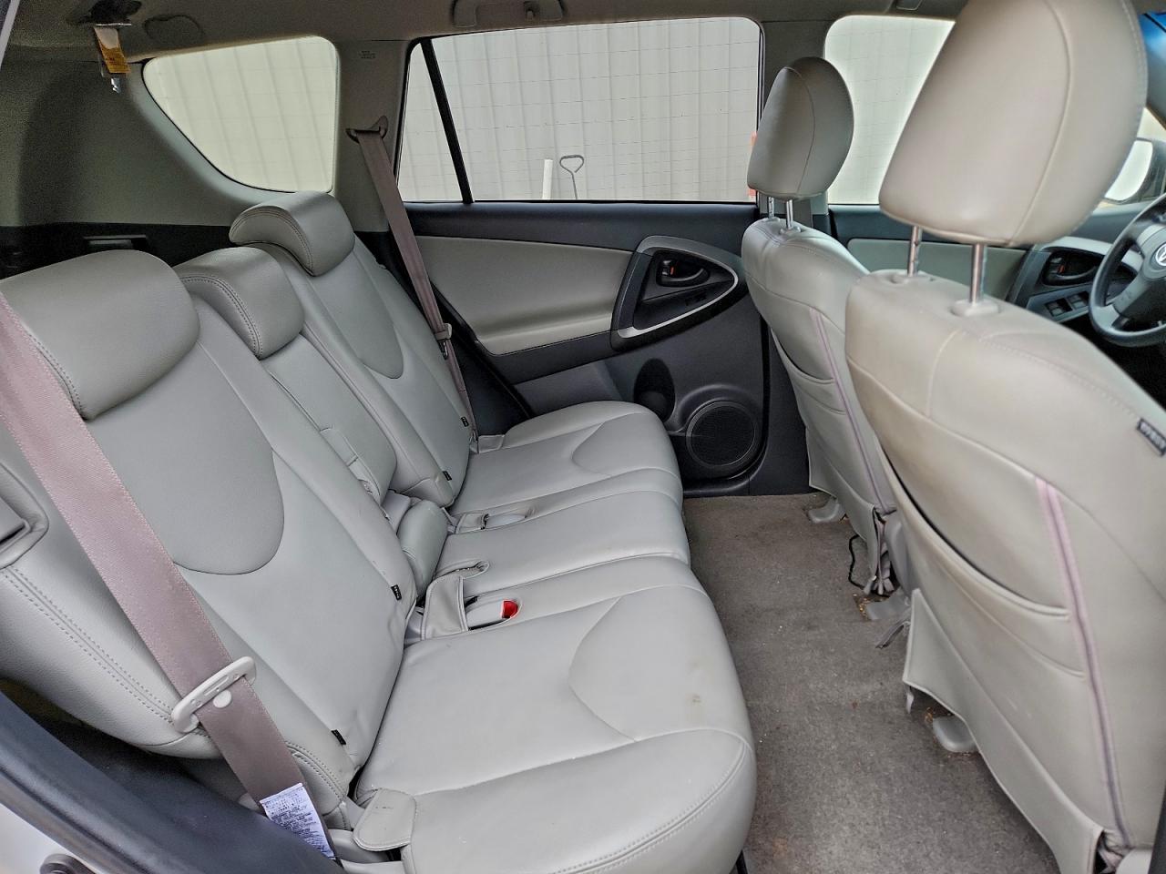 2010 TOYOTA RAV4 photo 21