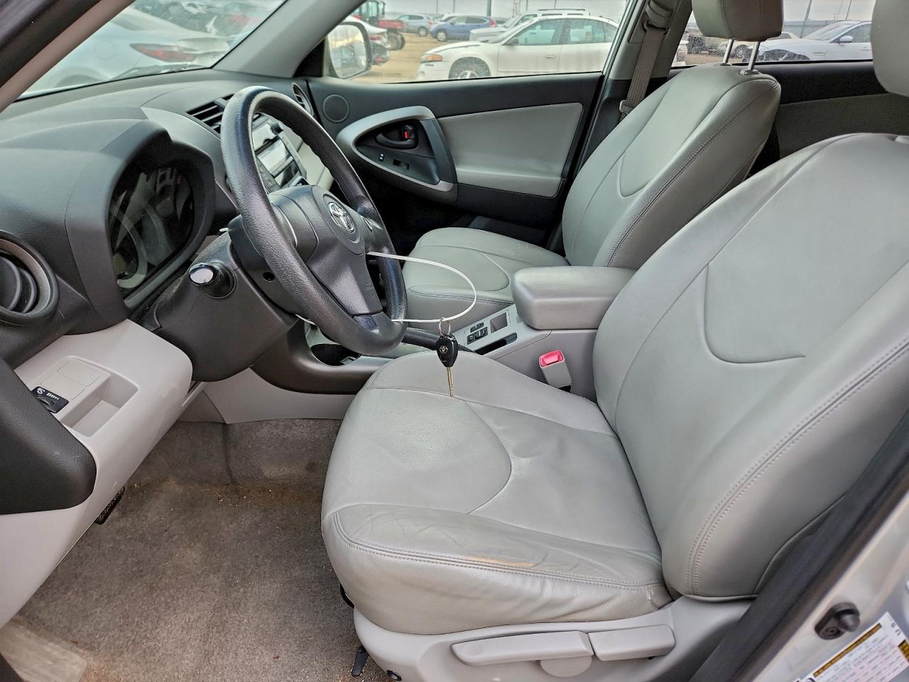 2010 TOYOTA RAV4 photo 13