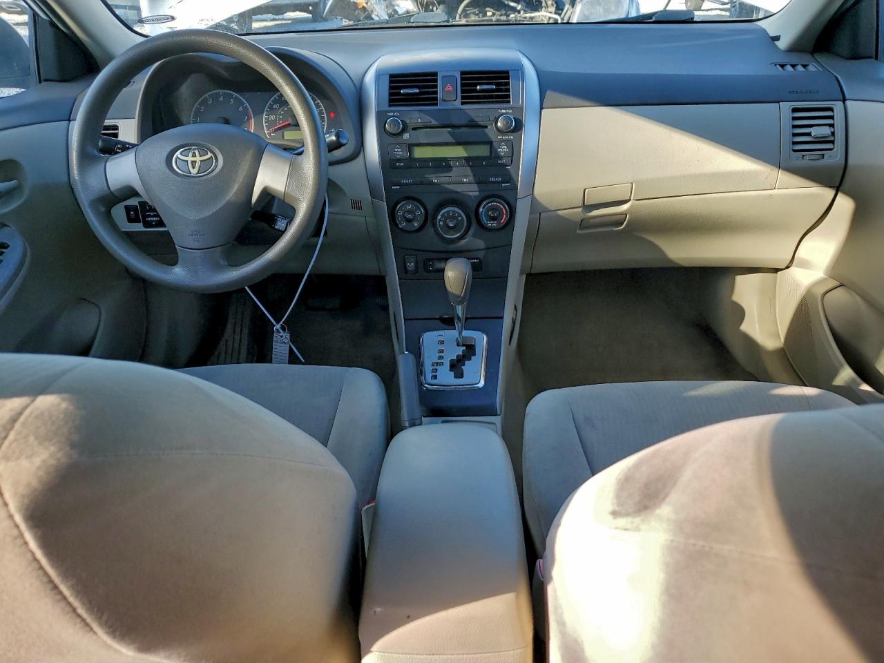 2010 TOYOTA COROLLA BASE photo 8