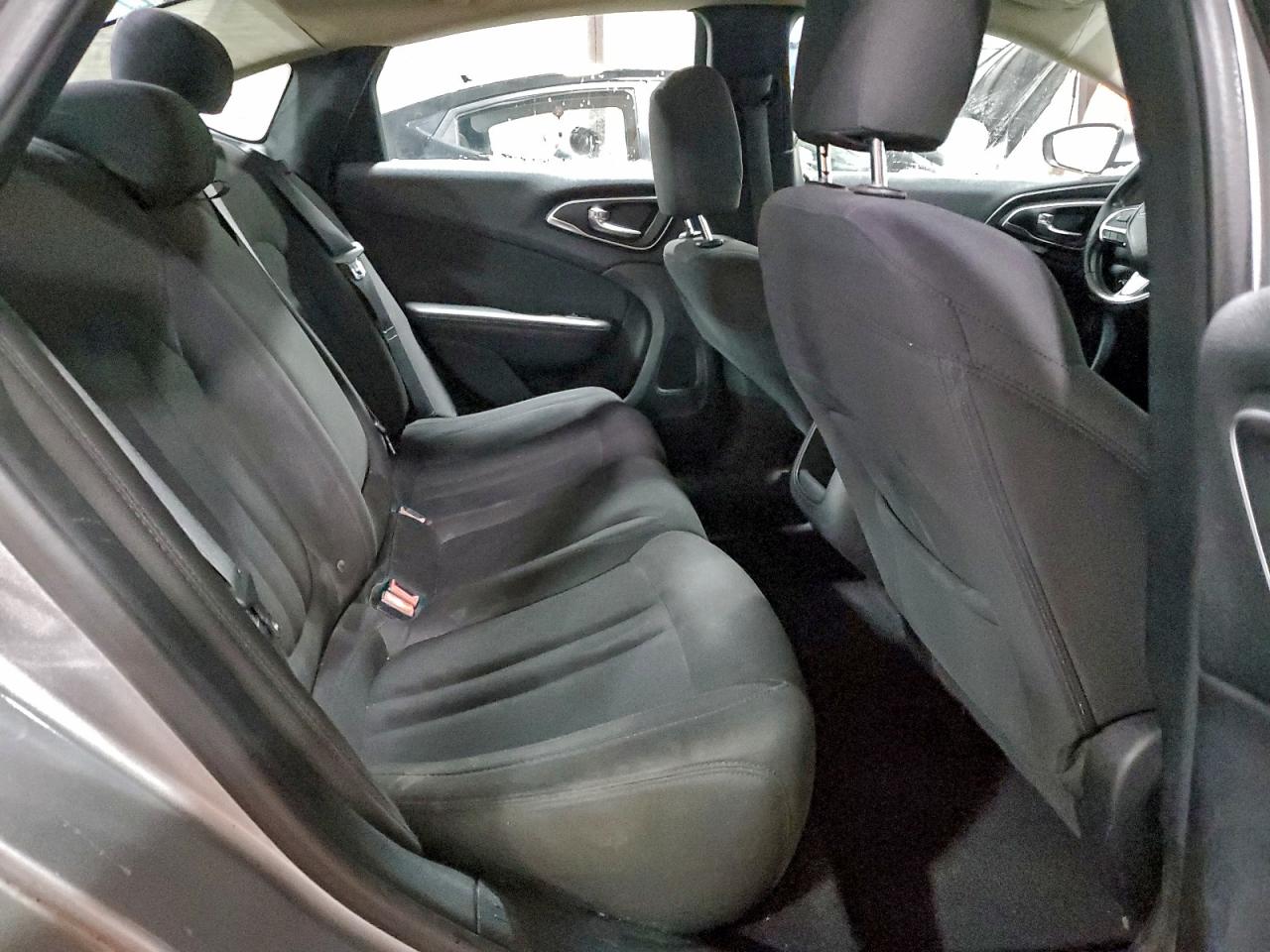 2015 CHRYSLER 200 LIMITED photo 10