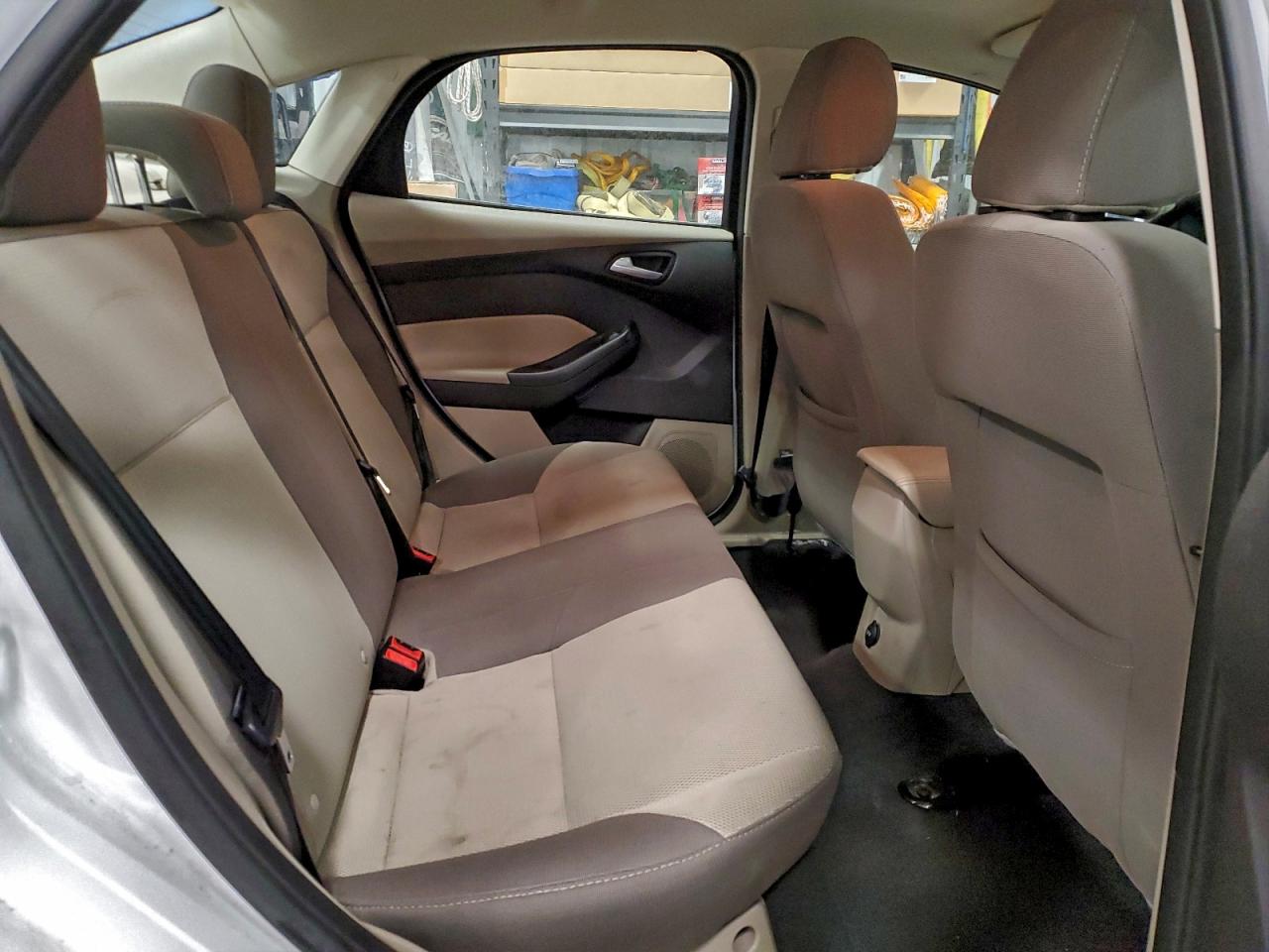 2014 FORD FOCUS SE photo 10