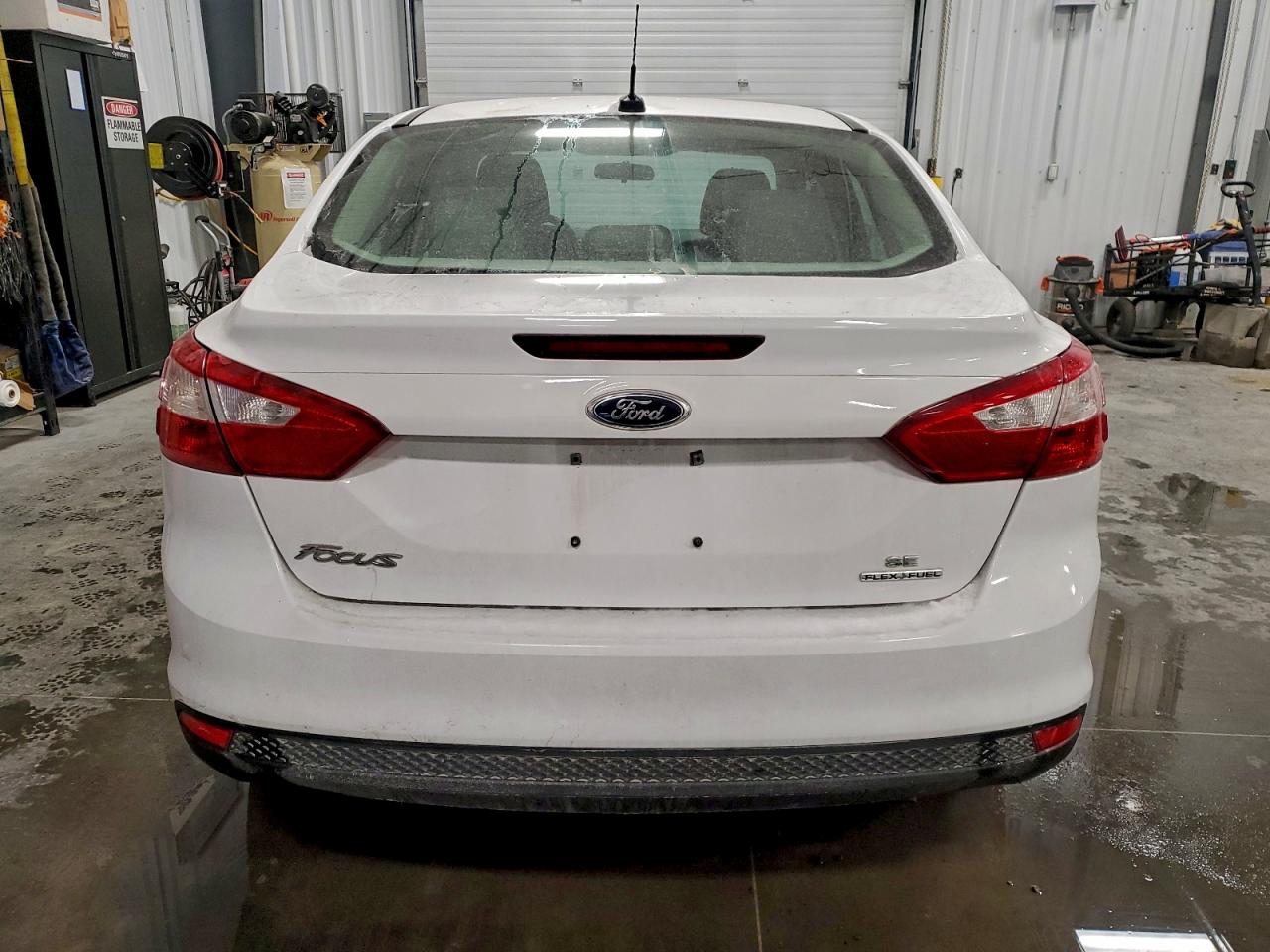 2014 FORD FOCUS SE photo 6