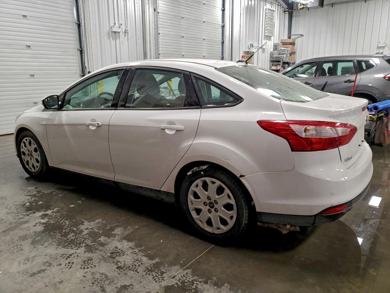 2014 FORD FOCUS SE photo 2