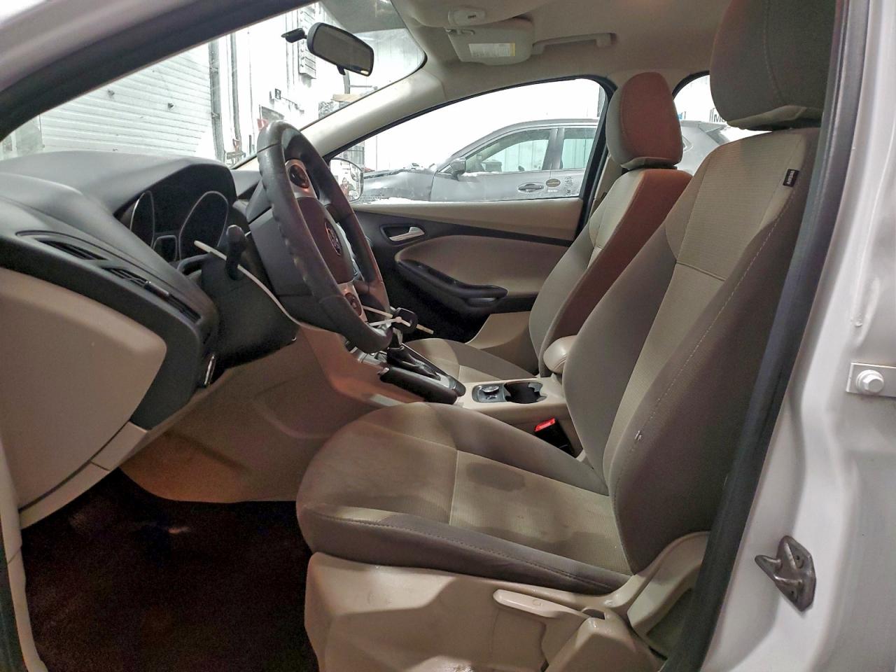 2014 FORD FOCUS SE photo 7