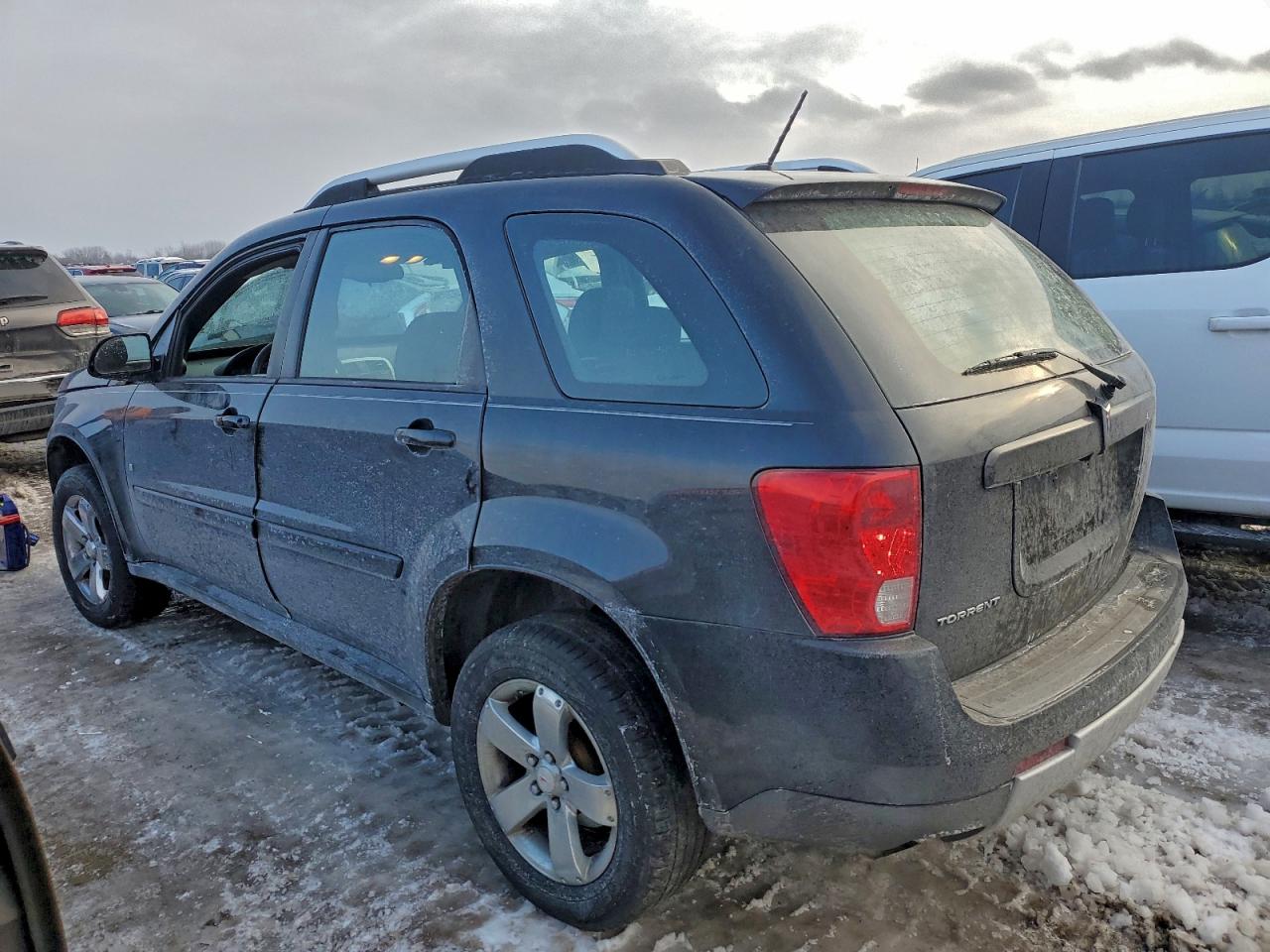 2008 PONTIAC TORRENT photo 2