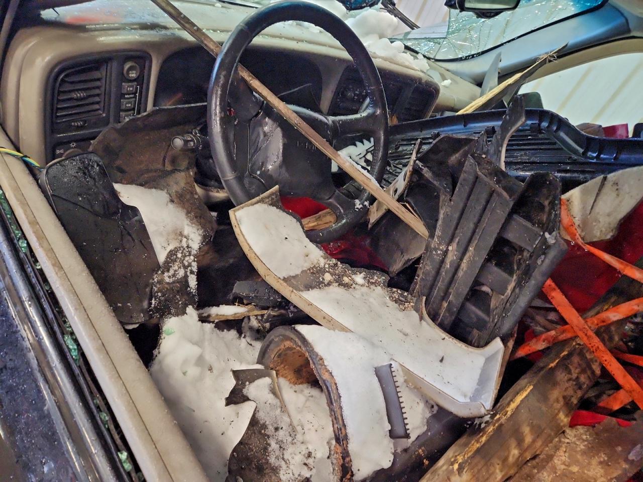 2002 GMC YUKON photo 8