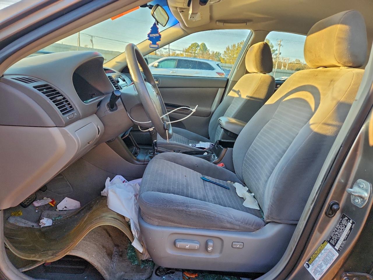 2006 TOYOTA CAMRY LE photo 7