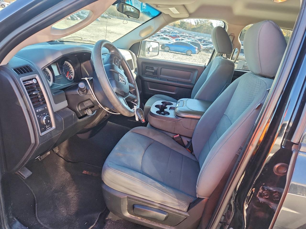 2014 RAM 1500 ST photo 7