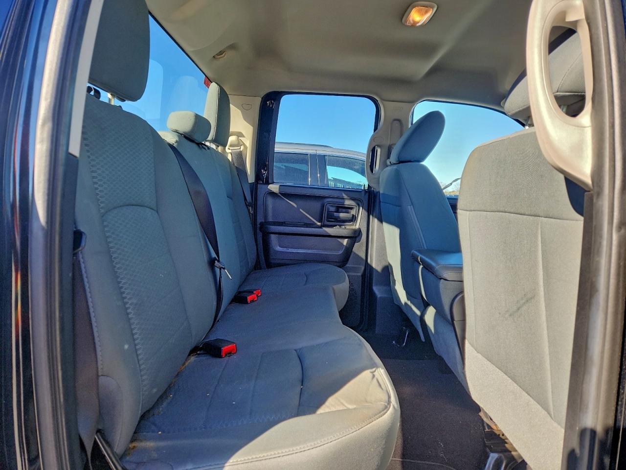 2014 RAM 1500 ST photo 10