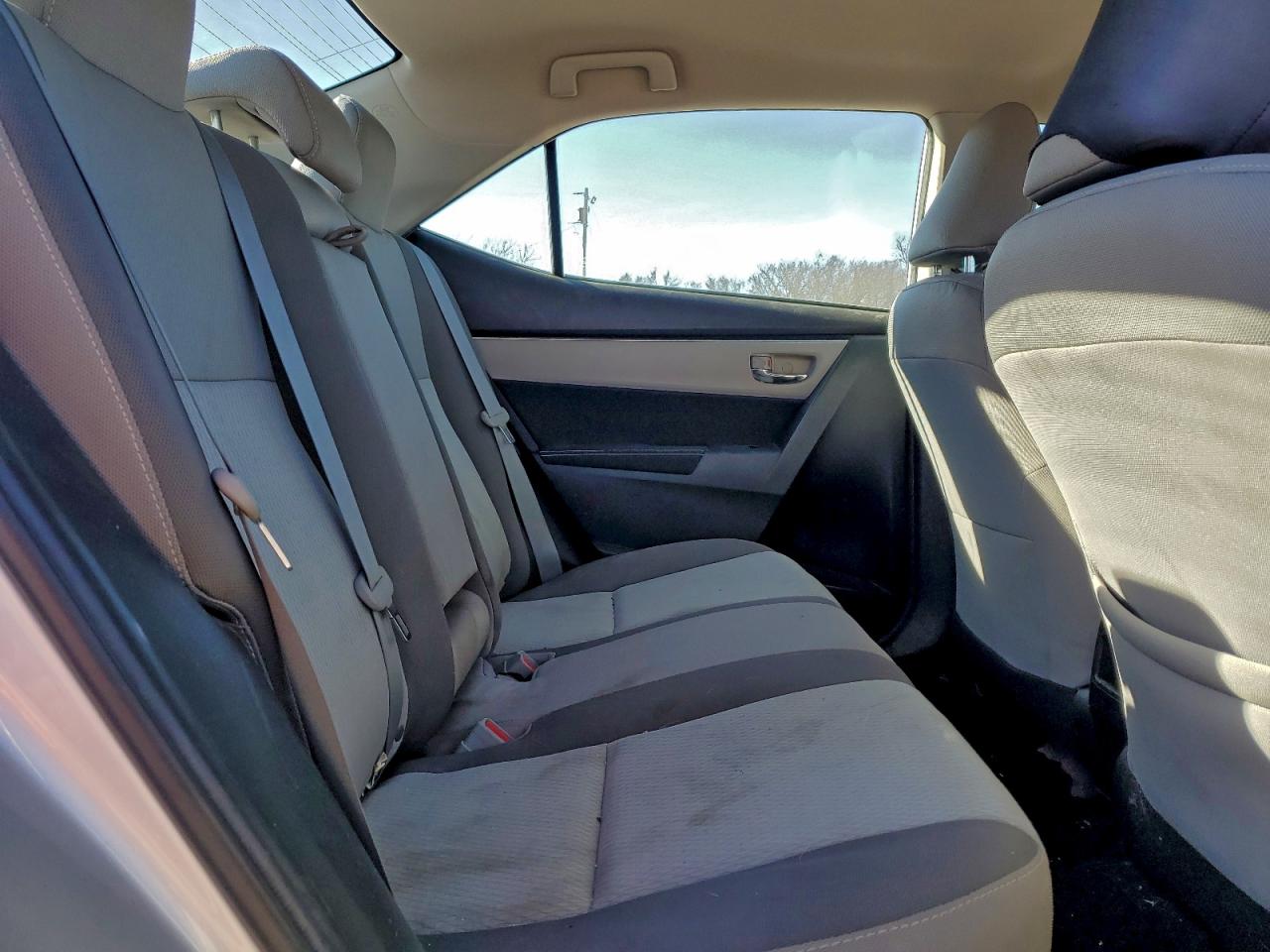 2018 TOYOTA COROLLA L photo 10