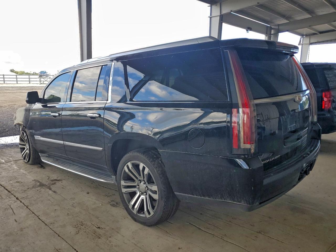 2016 CADILLAC ESCALADE ESV LUXURY photo 2