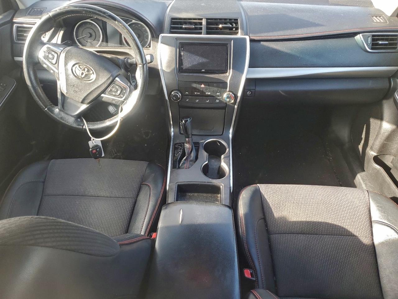 2016 TOYOTA CAMRY LE photo 8