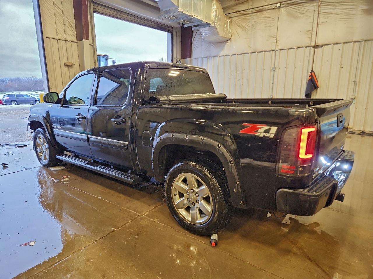 2012 GMC SIERRA K1500 SLE photo 2