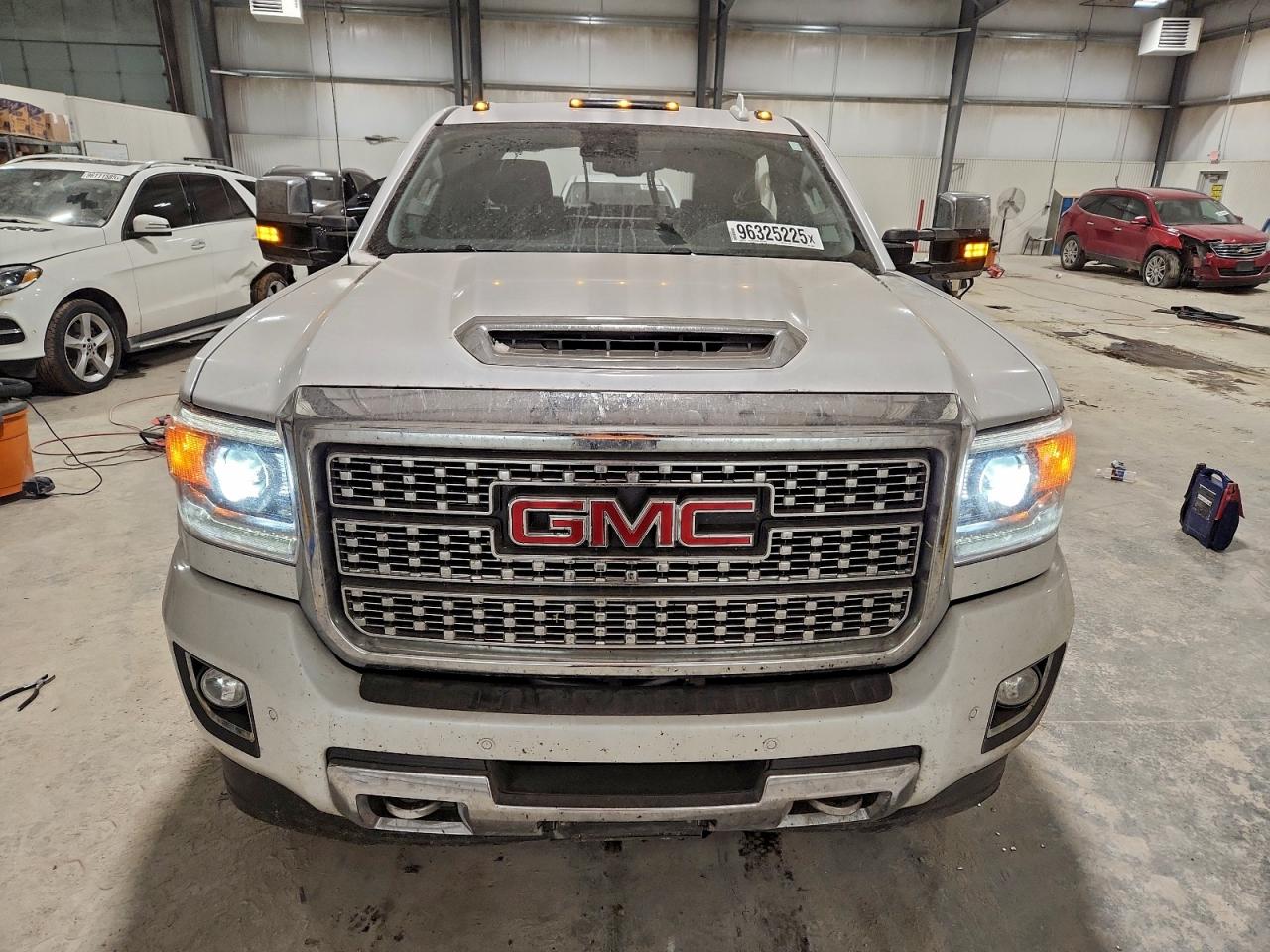 2019 GMC SIERRA K2500 DENALI photo 5