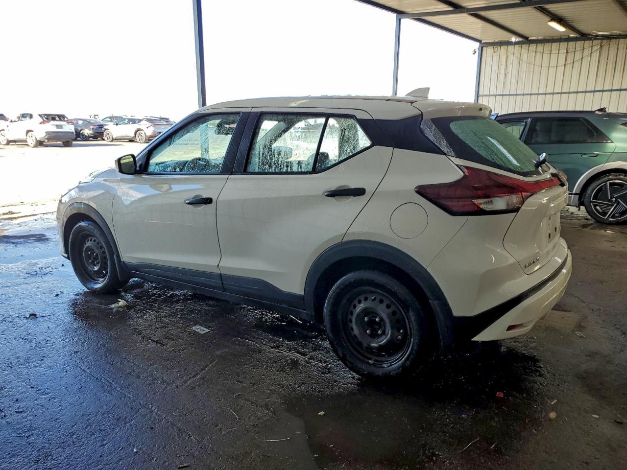 2022 NISSAN KICKS S photo 2