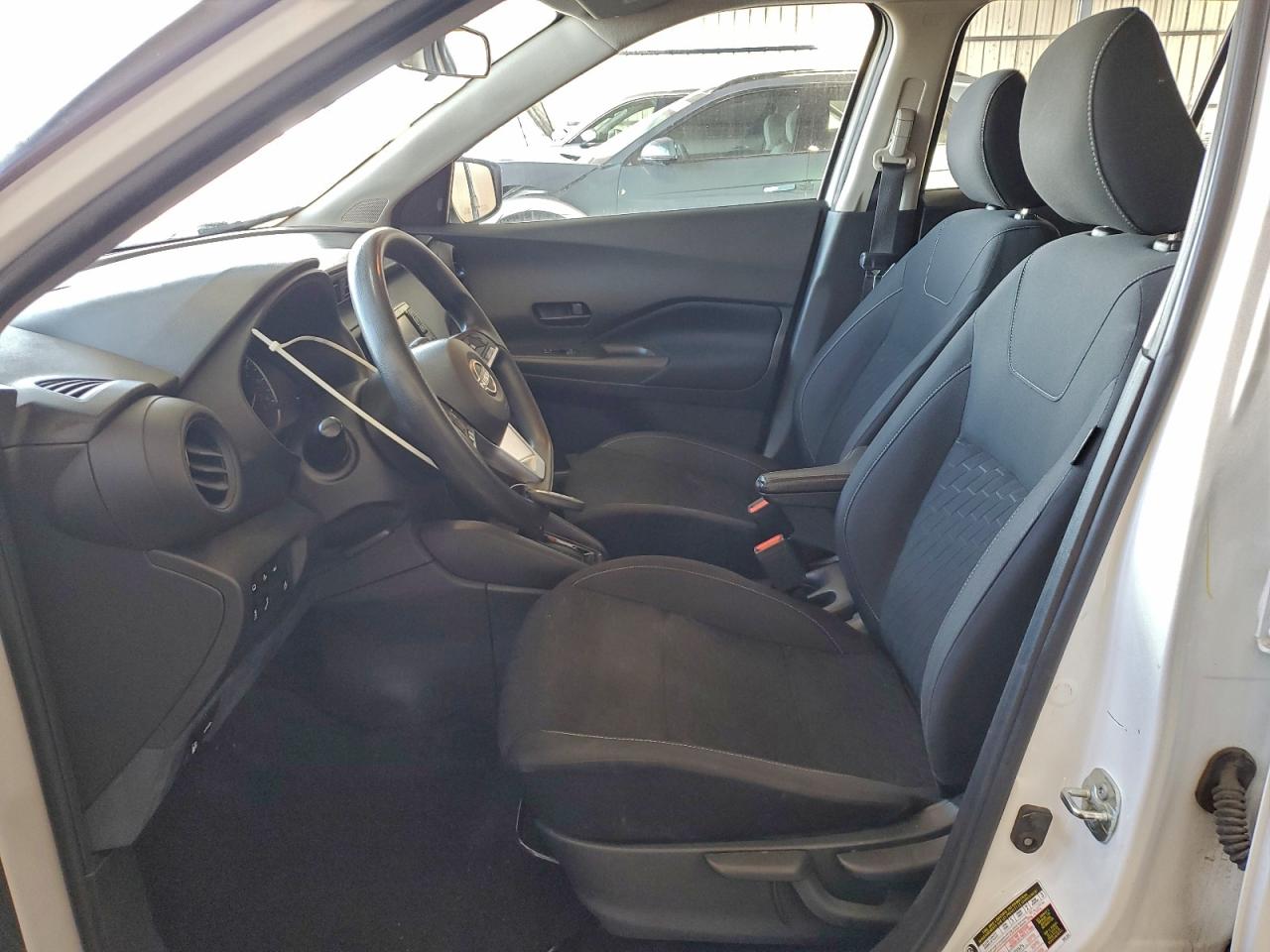 2022 NISSAN KICKS S photo 7