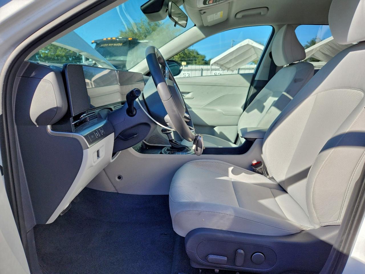 2025 HYUNDAI KONA SEL photo 7