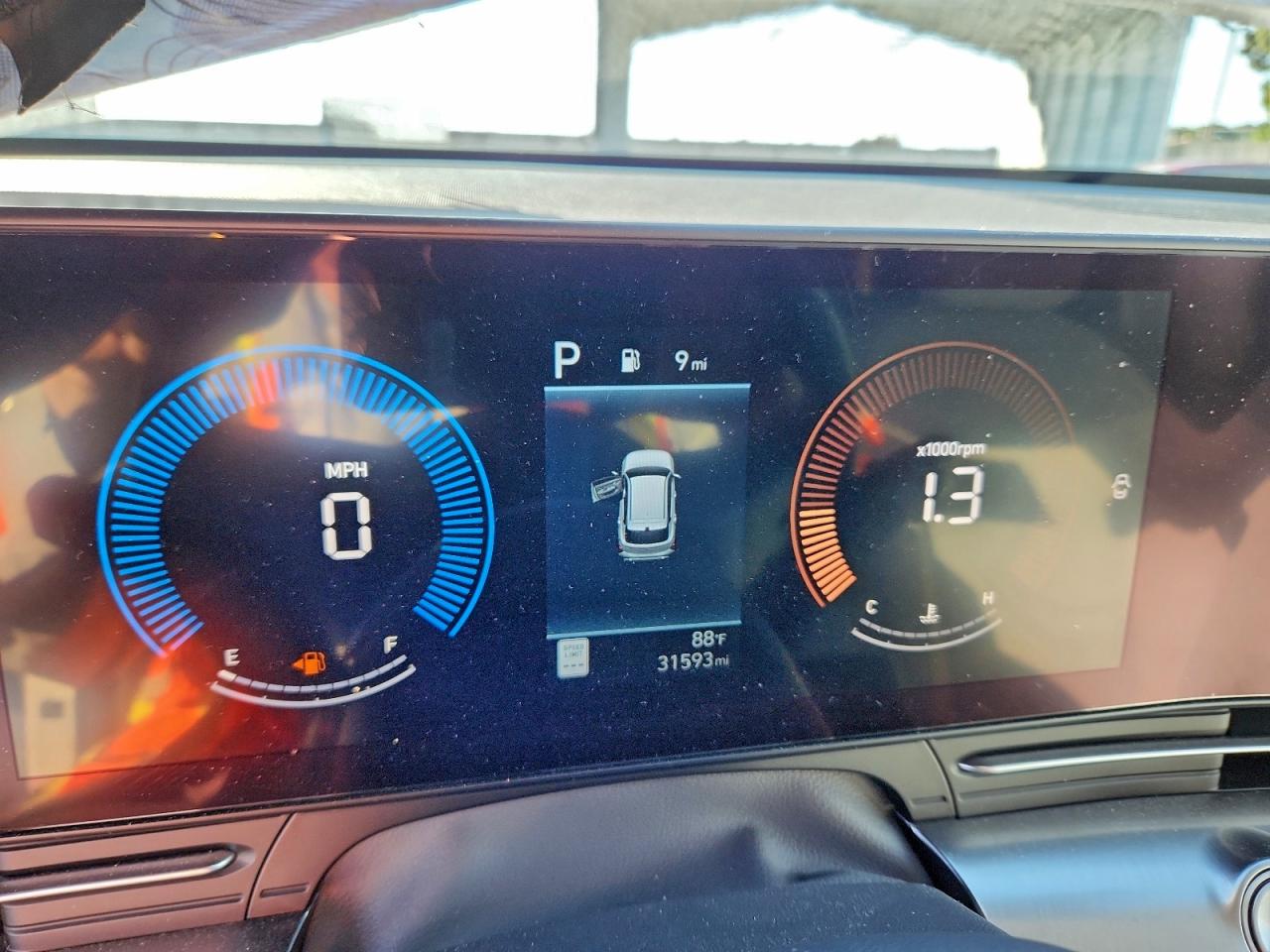 2025 HYUNDAI KONA SEL photo 9