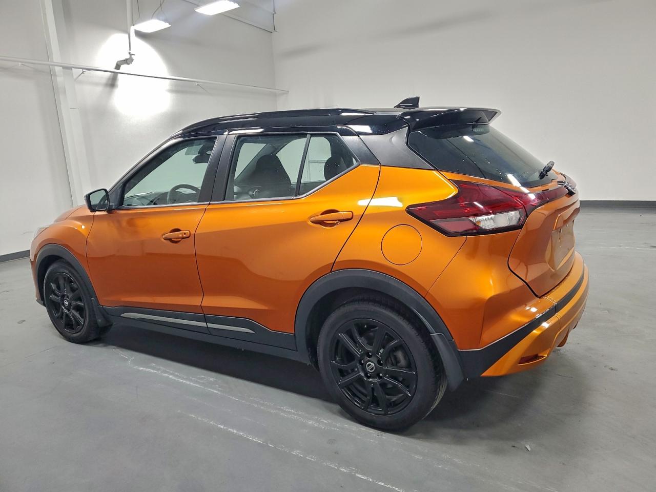 2021 NISSAN KICKS SR photo 2