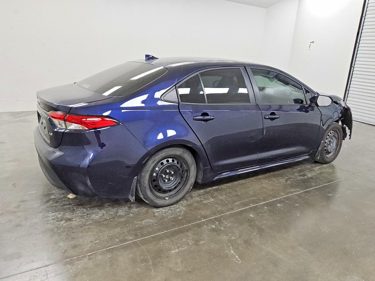 2025 TOYOTA COROLLA LE photo 3