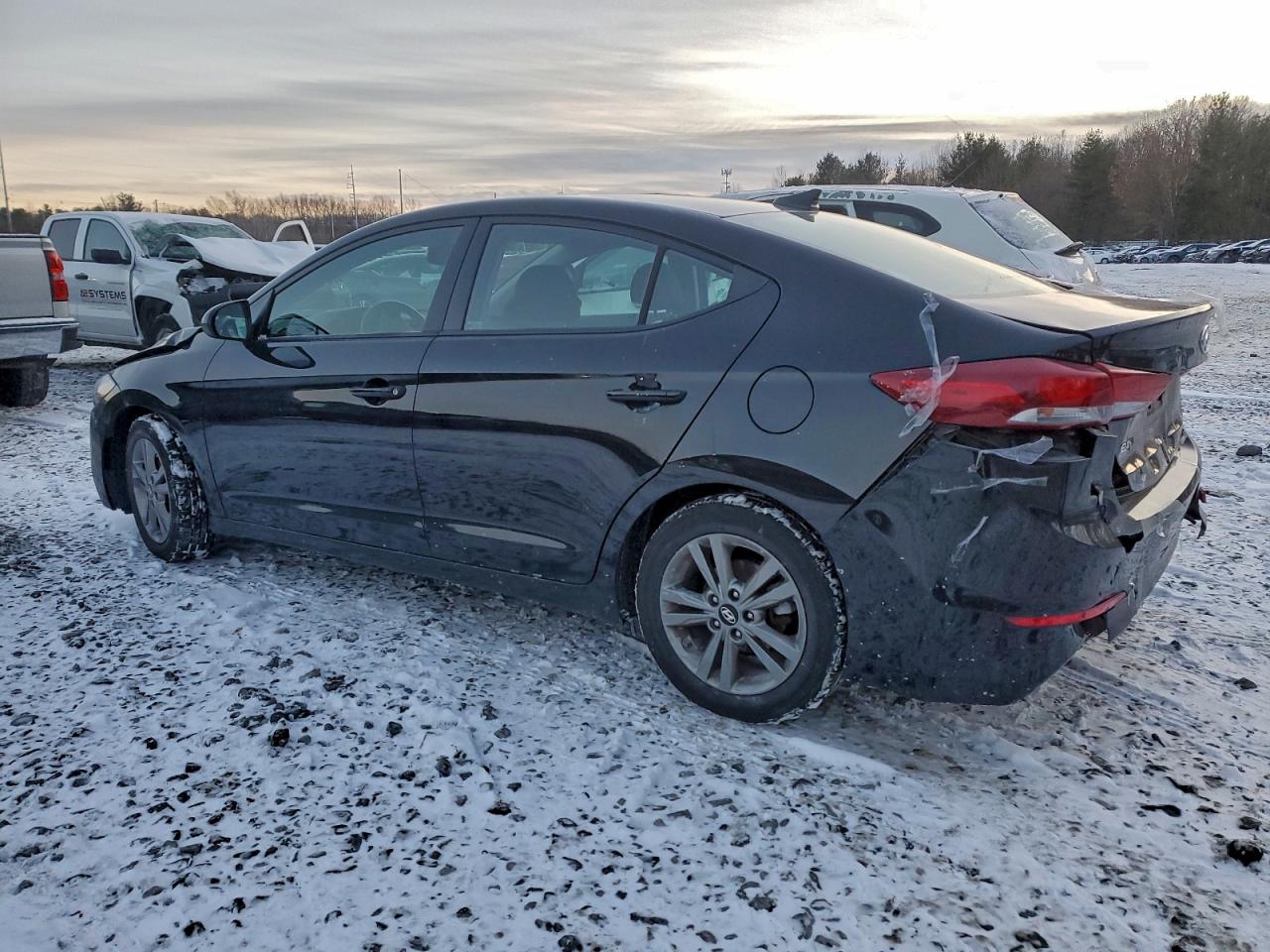 2018 HYUNDAI ELANTRA SEL photo 2