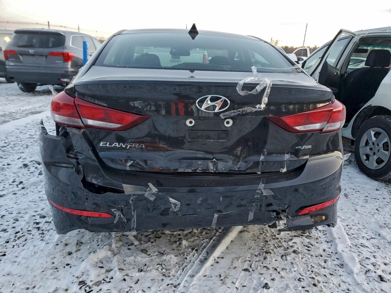 2018 HYUNDAI ELANTRA SEL photo 6