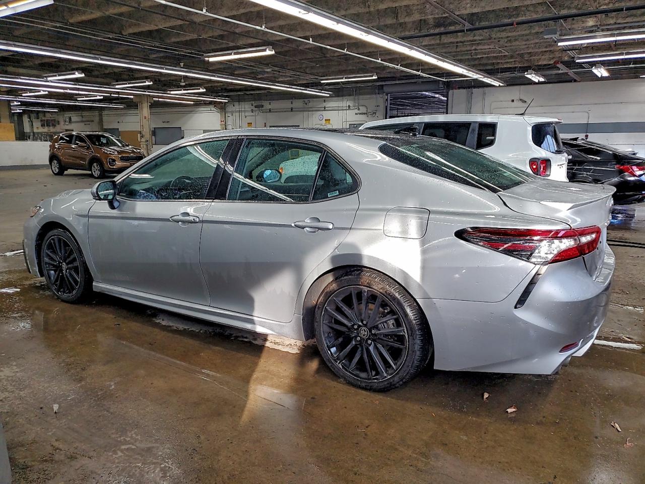 2022 TOYOTA CAMRY XSE photo 2