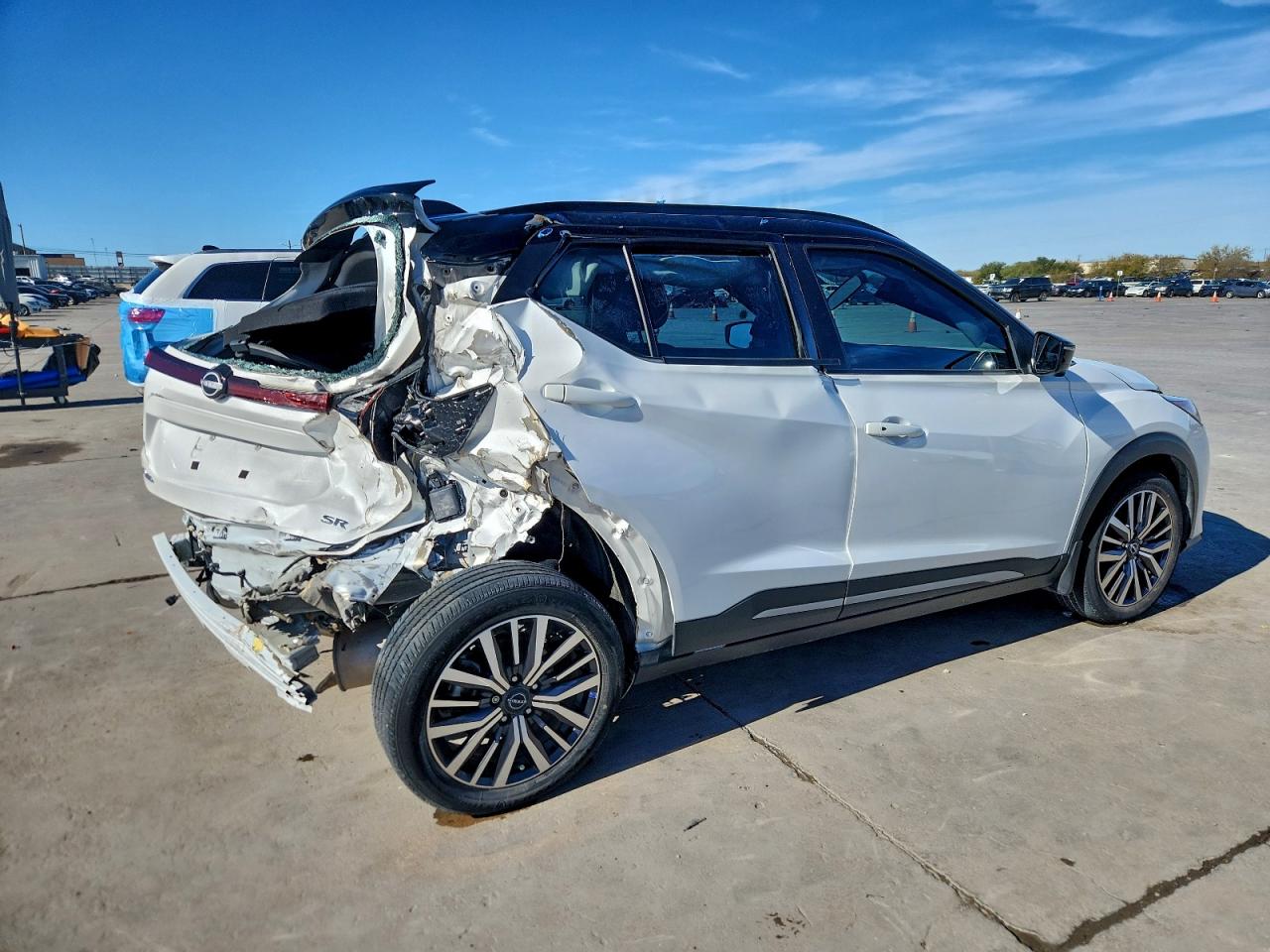 2023 NISSAN KICKS SR photo 7