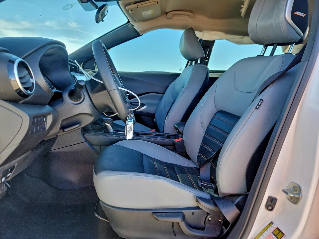 2023 NISSAN KICKS SR photo 19