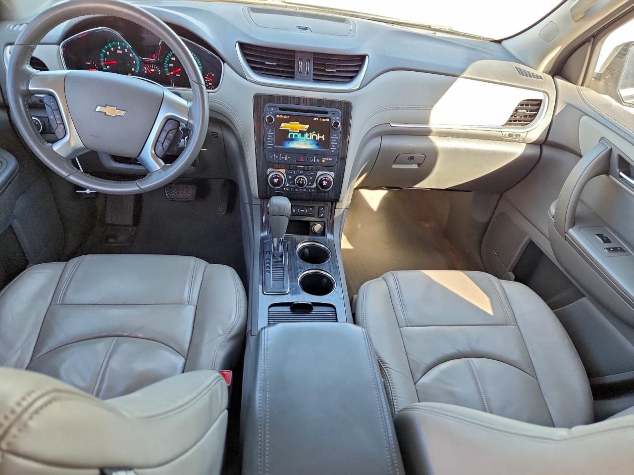 2014 CHEVROLET TRAVERSE LT photo 8