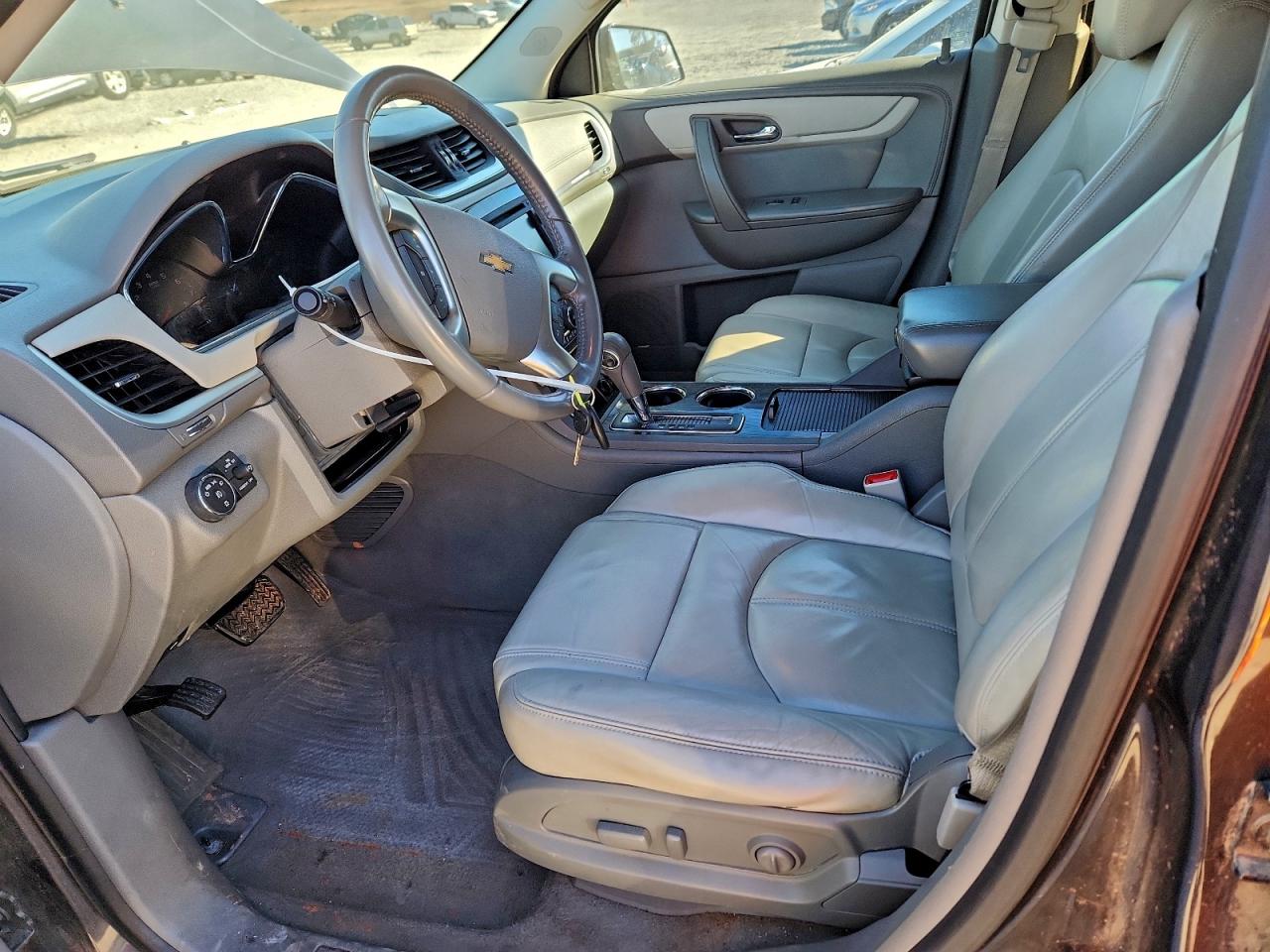2014 CHEVROLET TRAVERSE LT photo 7