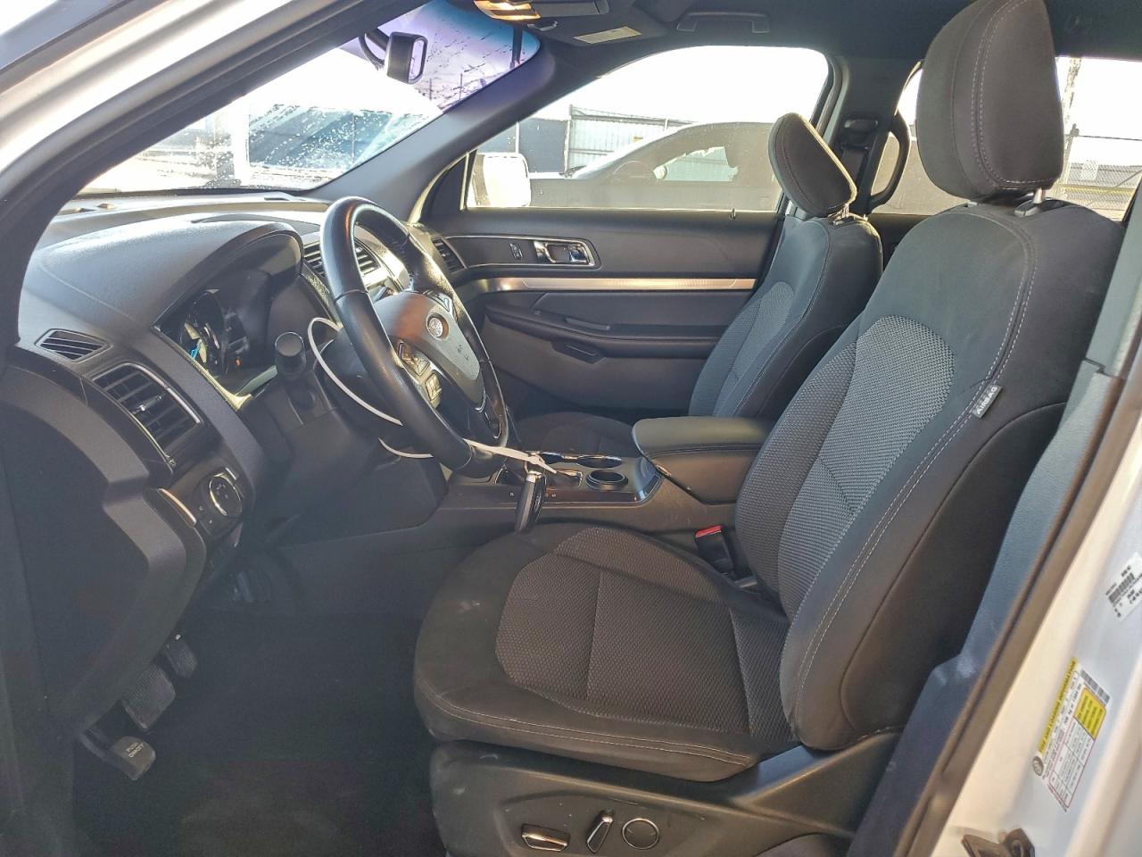 2018 FORD EXPLORER XLT photo 19