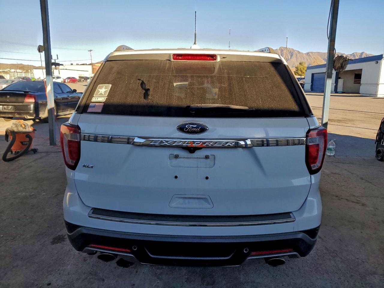 2018 FORD EXPLORER XLT photo 16