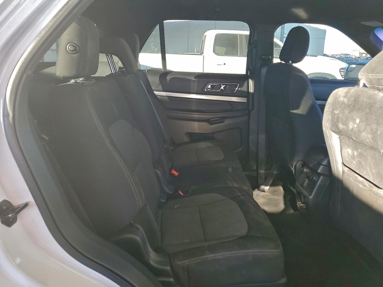 2018 FORD EXPLORER XLT photo 31